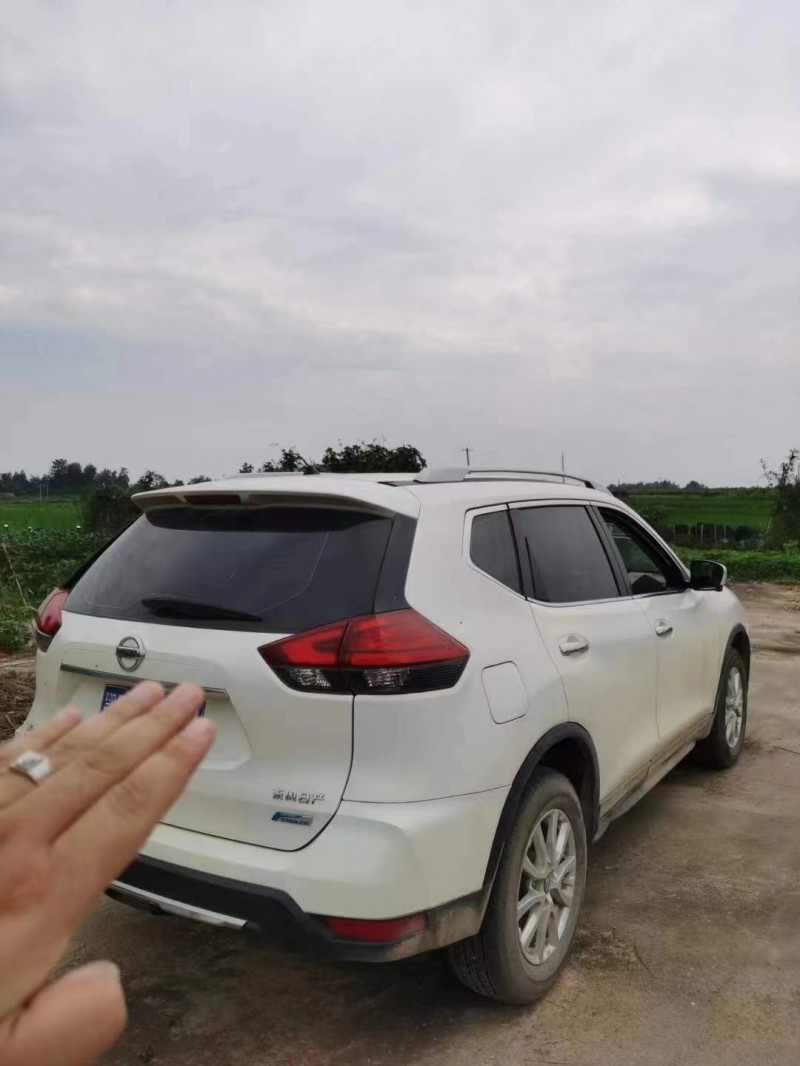 宜昌18年日產奇駿4
