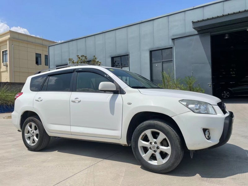 宜昌13年豐田RAV42