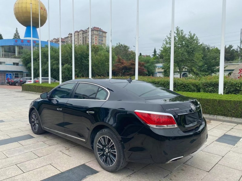 枣庄13年别克君越8