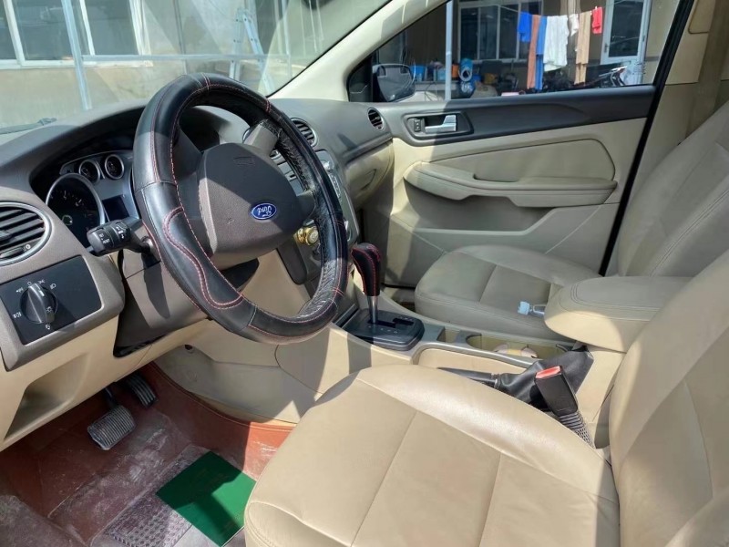 青岛11年福特福克斯4