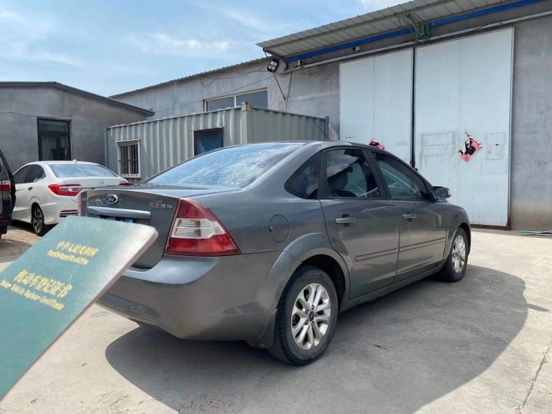 青岛11年福特福克斯7