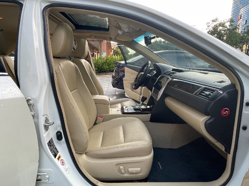 佛山16年丰田凯美瑞3