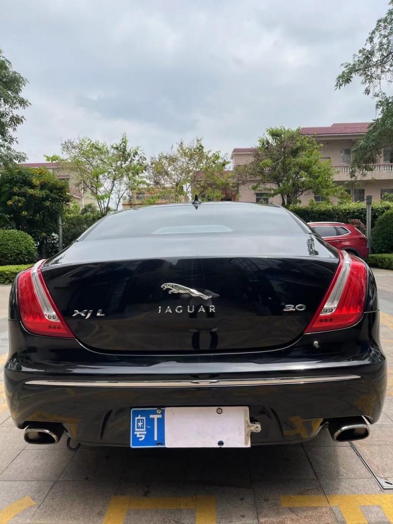 中山13年捷豹XJL2