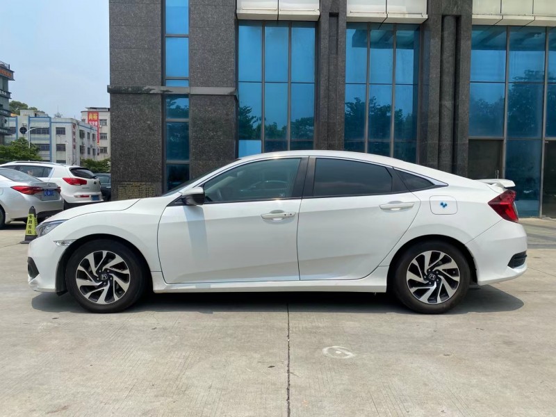 东莞17年本田思域4