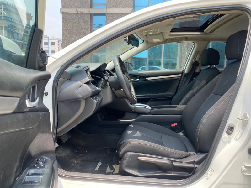 东莞17年本田思域8