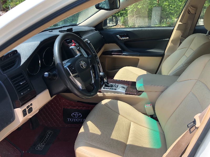 深圳13年丰田锐志6