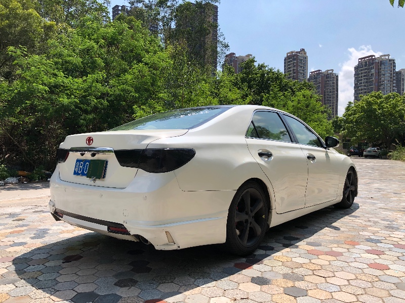 深圳13年丰田锐志2