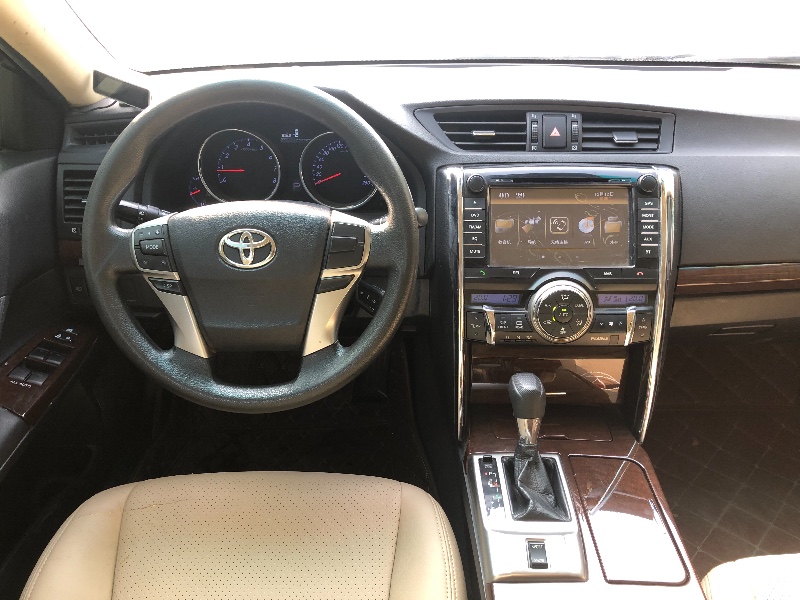 深圳14年丰田锐志5