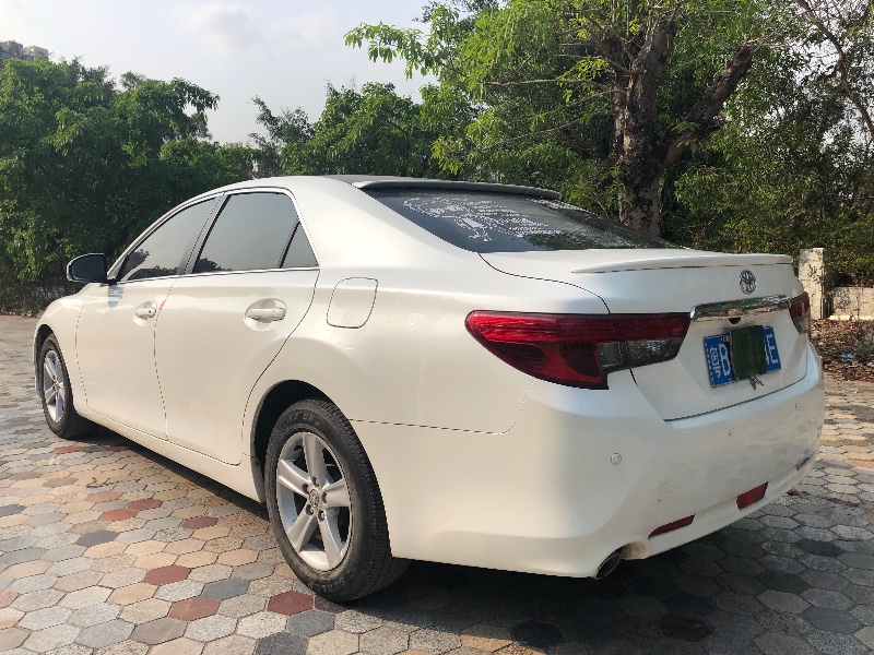 深圳14年丰田锐志3