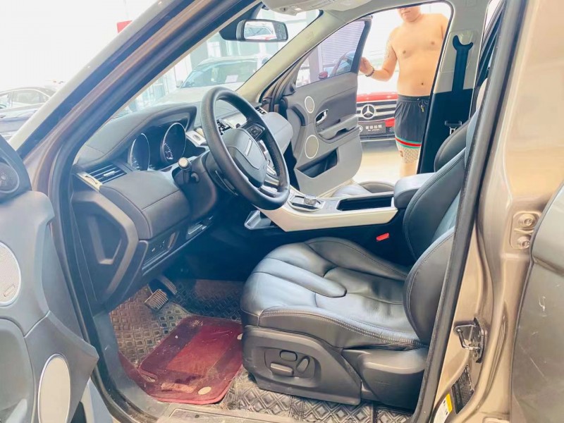 邢台16年路虎极光1