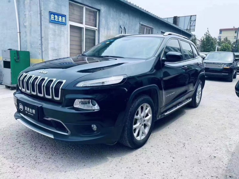 邢臺17年Jeep自由光6