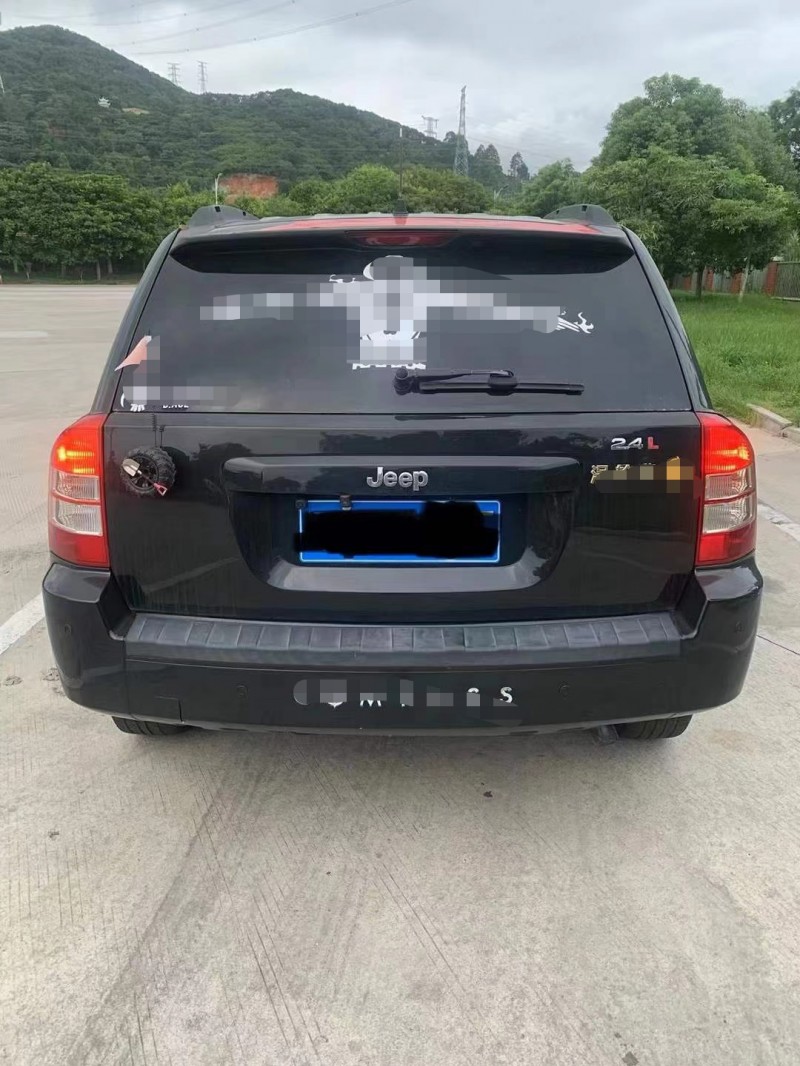 安慶10年Jeep指南者8