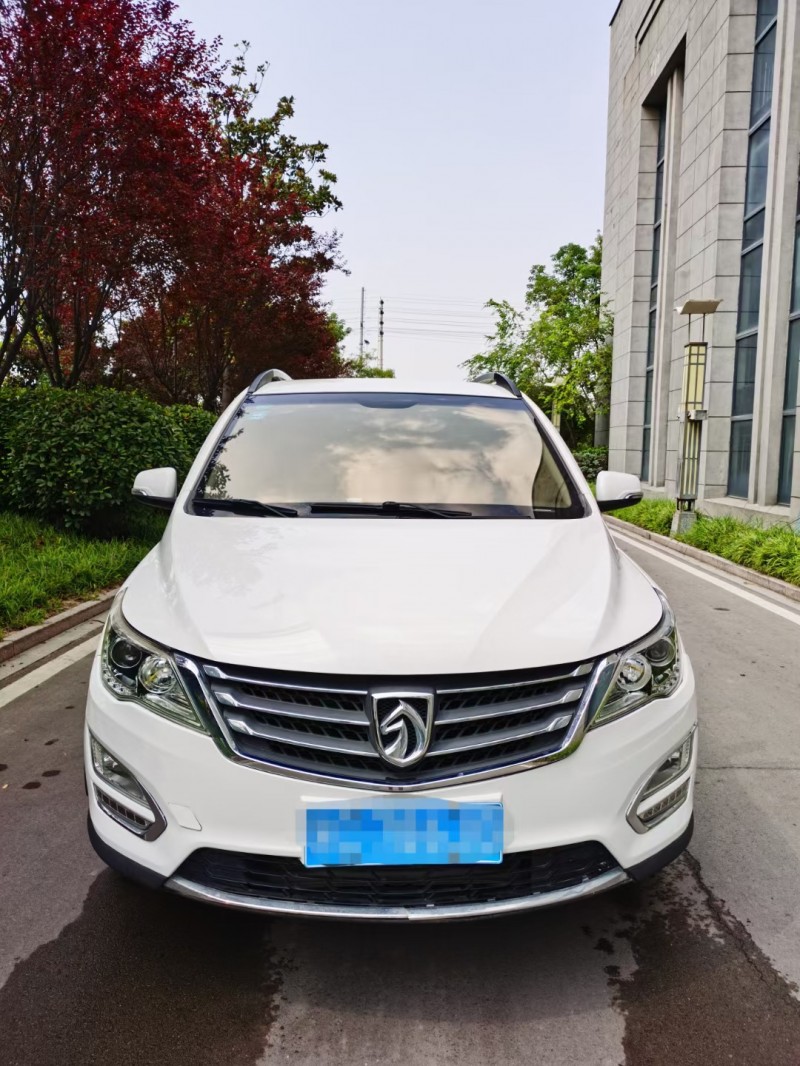 徐州16年寶駿5601