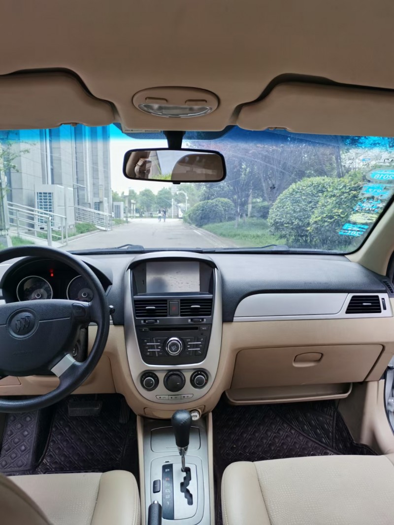 徐州13年别克凯越4