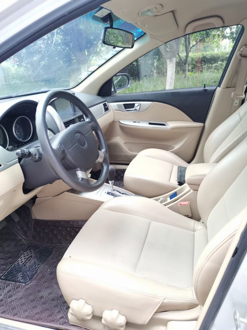 徐州13年别克凯越6