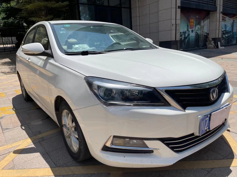中山18年長安汽車悅翔V74