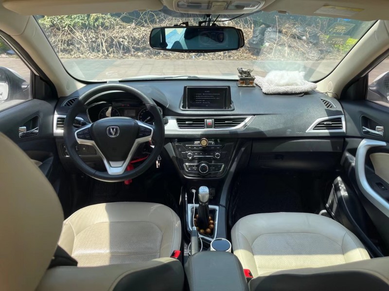 中山18年長安汽車悅翔V78