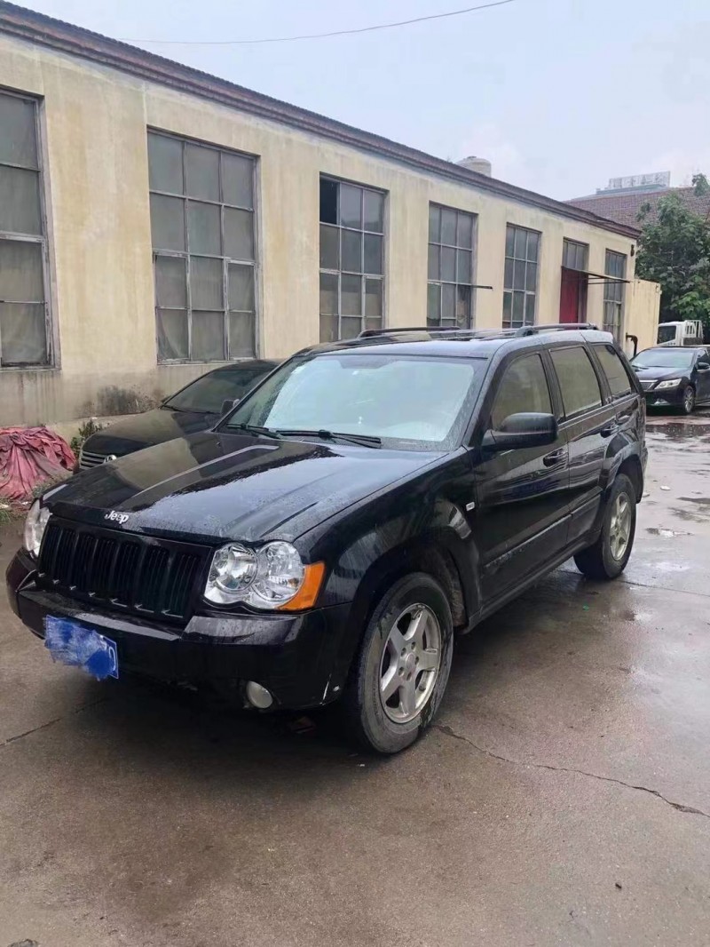 濟寧09年Jeep大切諾基3