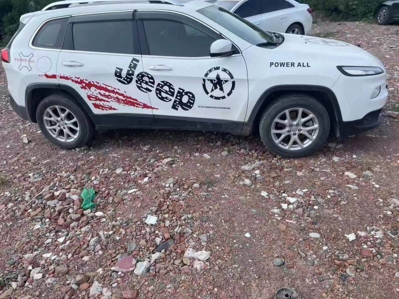 西安17年Jeep自由光3