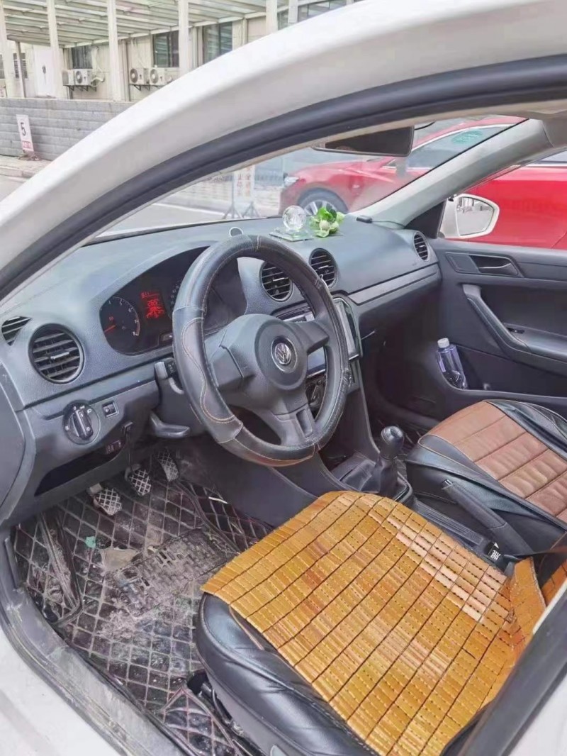 成都17年大众捷达8