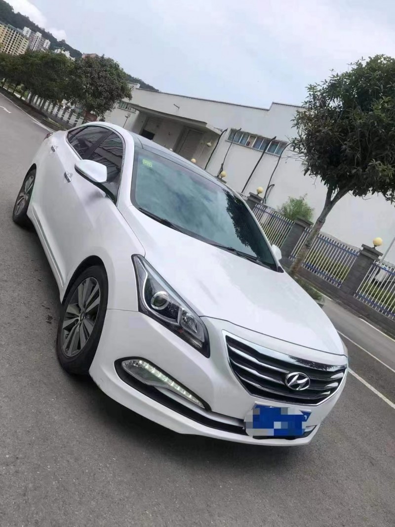 成都15年现代名图4