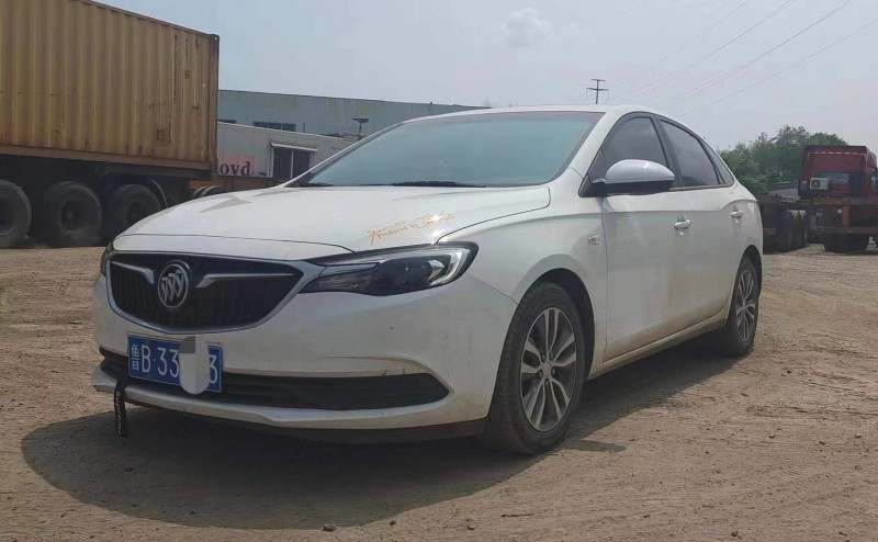 青岛17年别克阅朗2