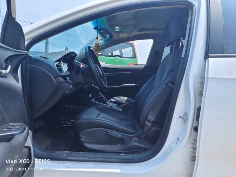 青岛17年别克阅朗4