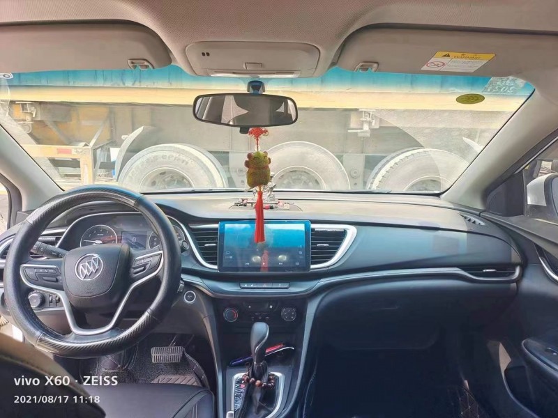 青岛17年别克阅朗5