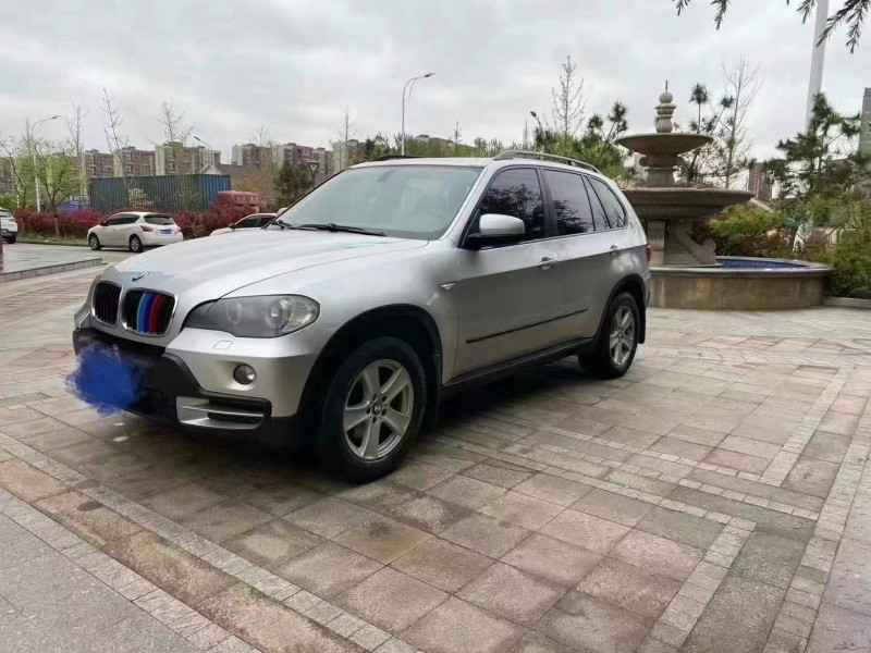 济宁10年宝马X52