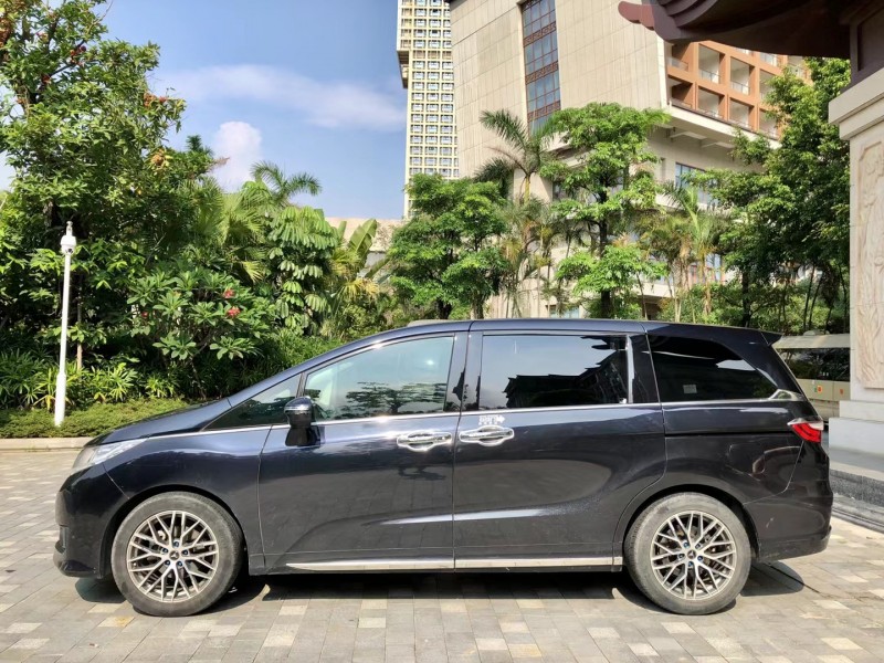 广州17年本田奥德赛2