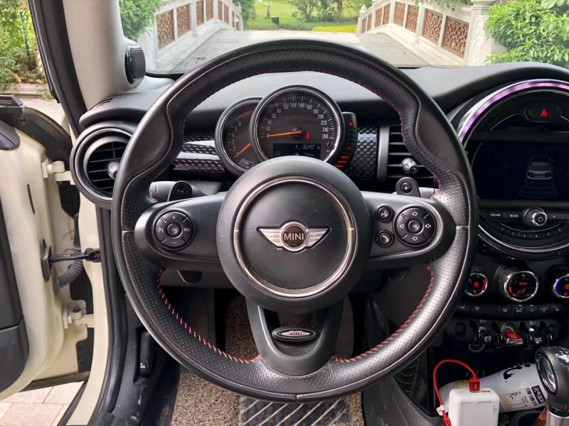 廣州15年寶馬MINI5