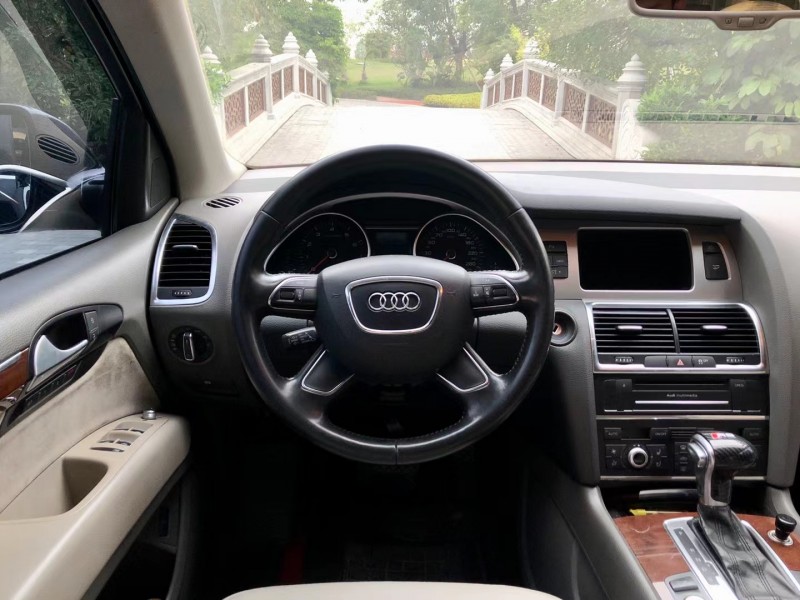 广州13年奥迪Q77