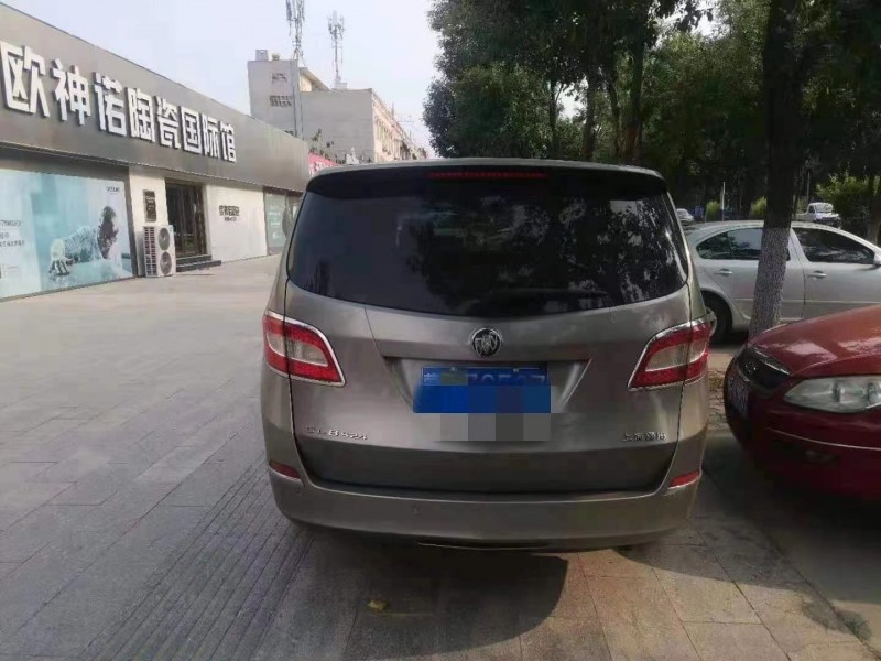 济宁12年别克GL88