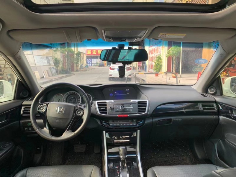 广州17年本田雅阁6