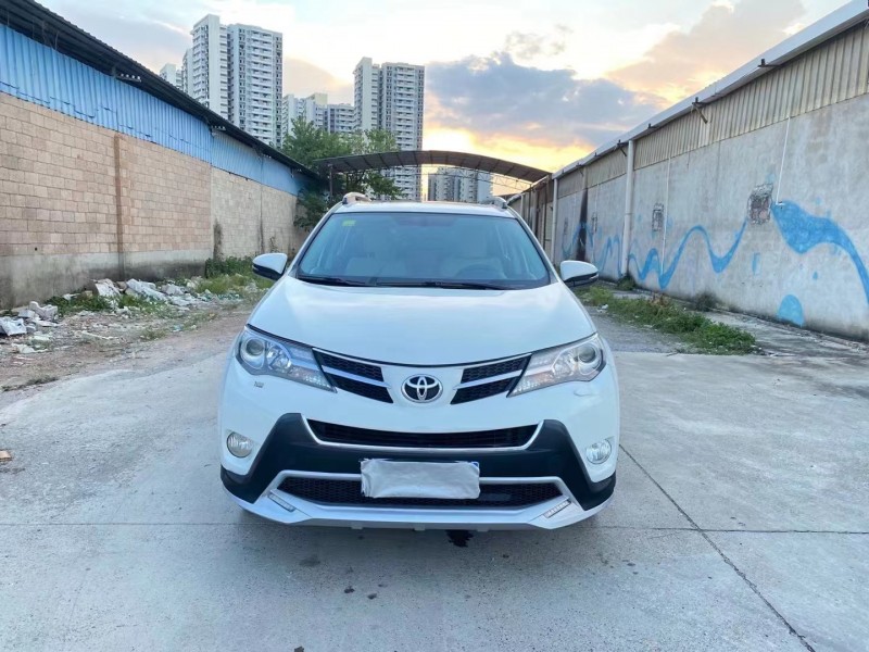 南寧13年豐田RAV41