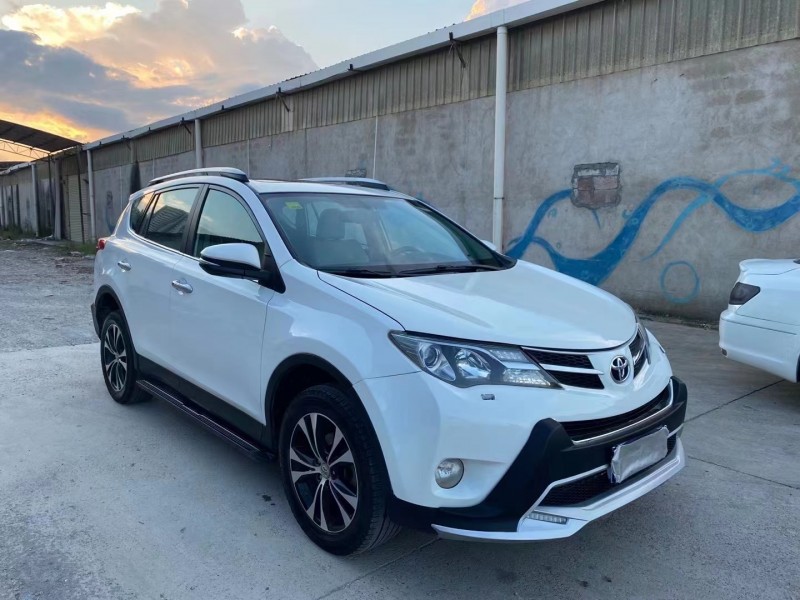 南寧13年豐田RAV42