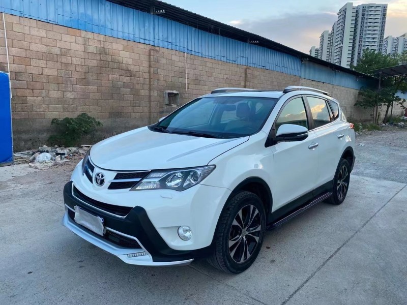 南寧13年豐田RAV43