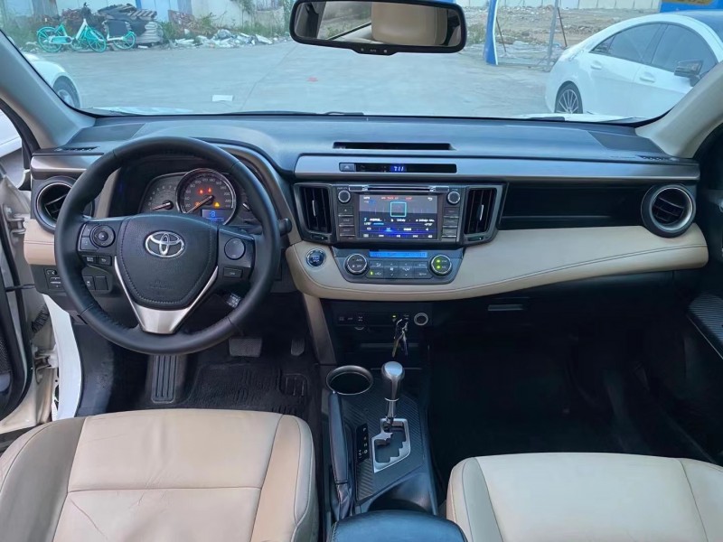 南寧13年豐田RAV46