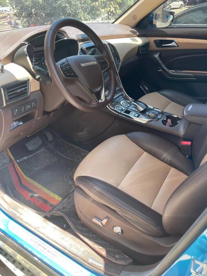長沙19年獵豹汽車CS9新能源4
