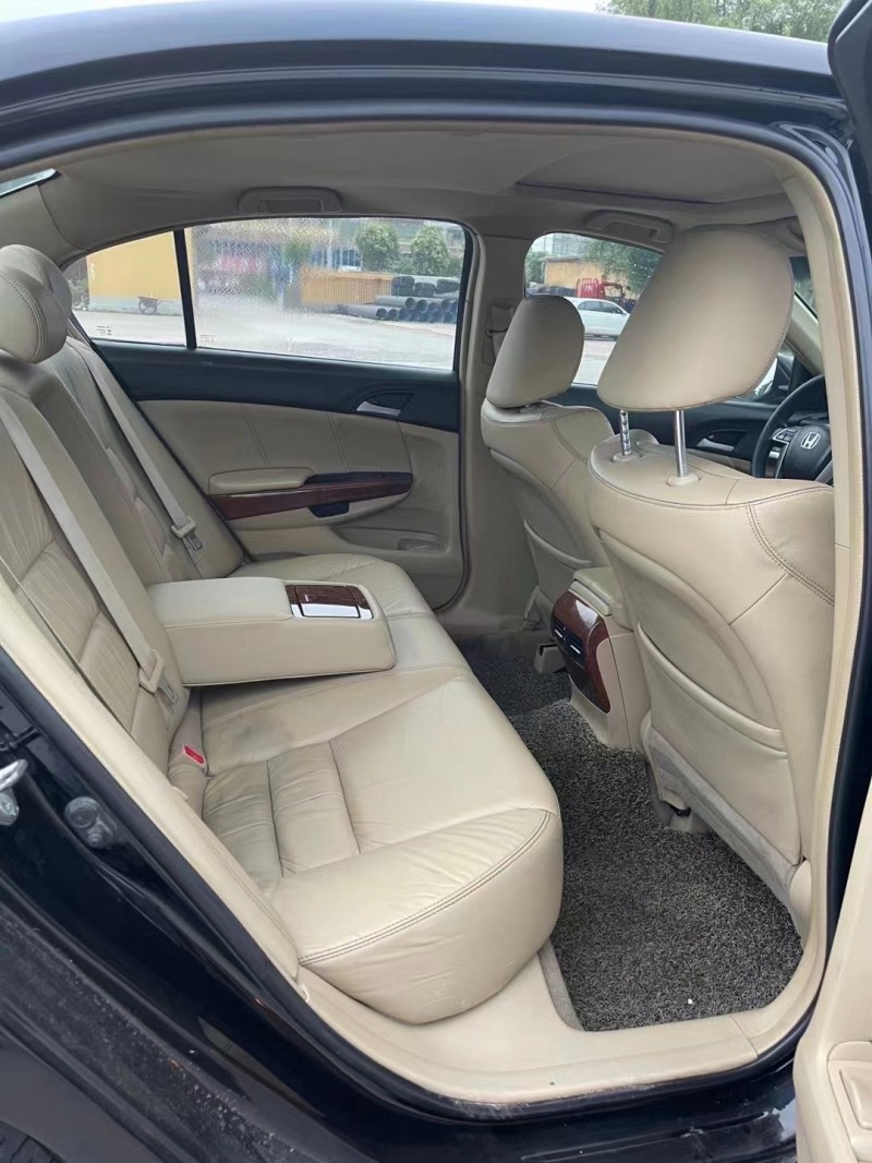 徐州12年本田雅阁5