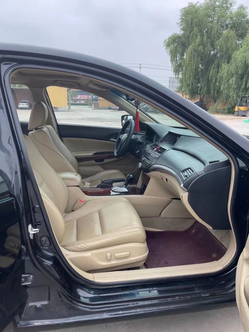 徐州12年本田雅阁6