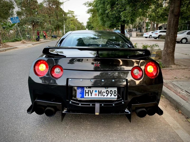 汕頭10年日產GT-R5