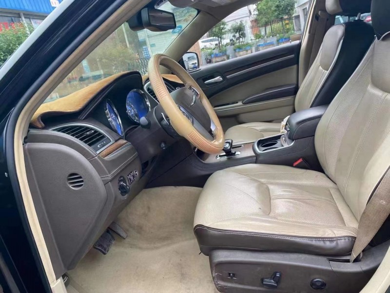 十堰13年克萊斯勒300C3