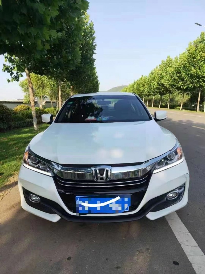 徐州17年本田雅阁3