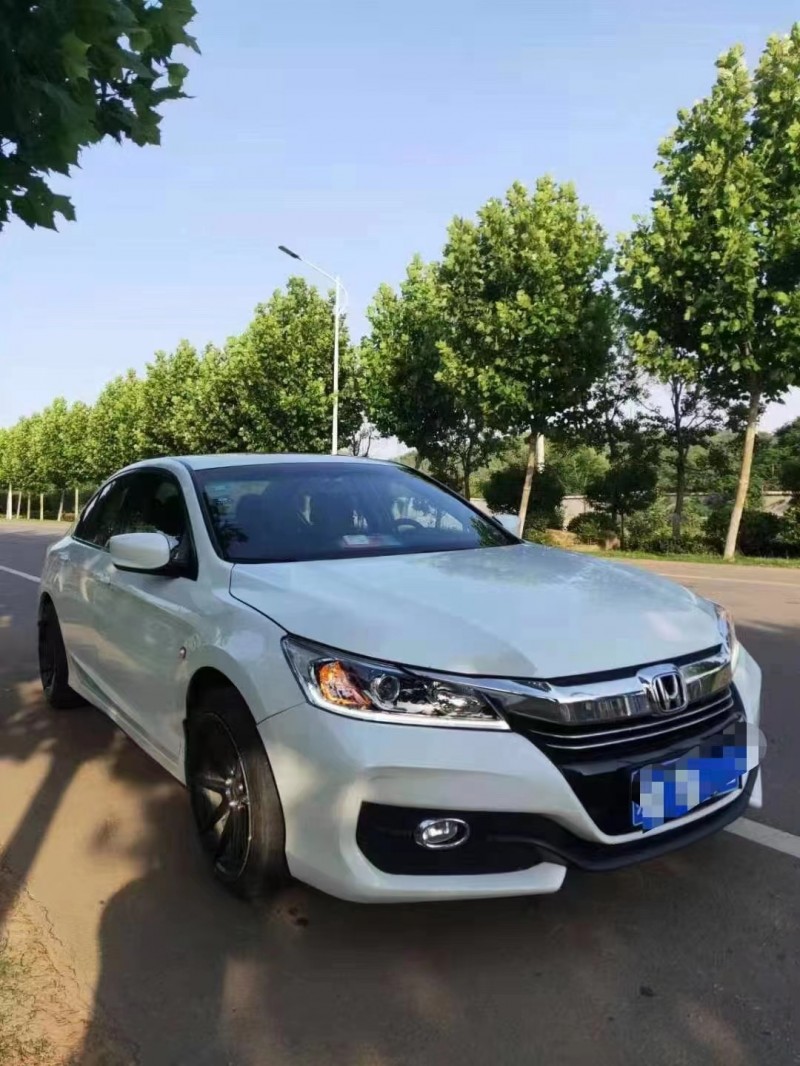 徐州17年本田雅阁1