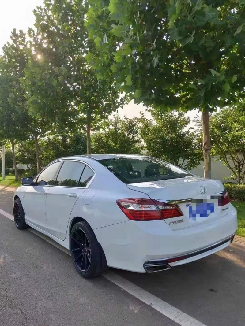 徐州17年本田雅阁8