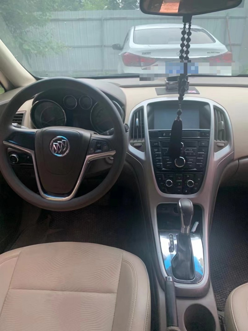 济宁14年别克英朗GT4