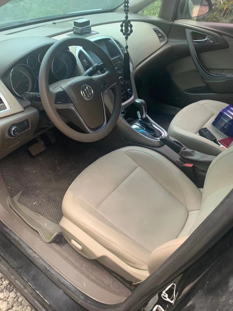 济宁14年别克英朗GT5