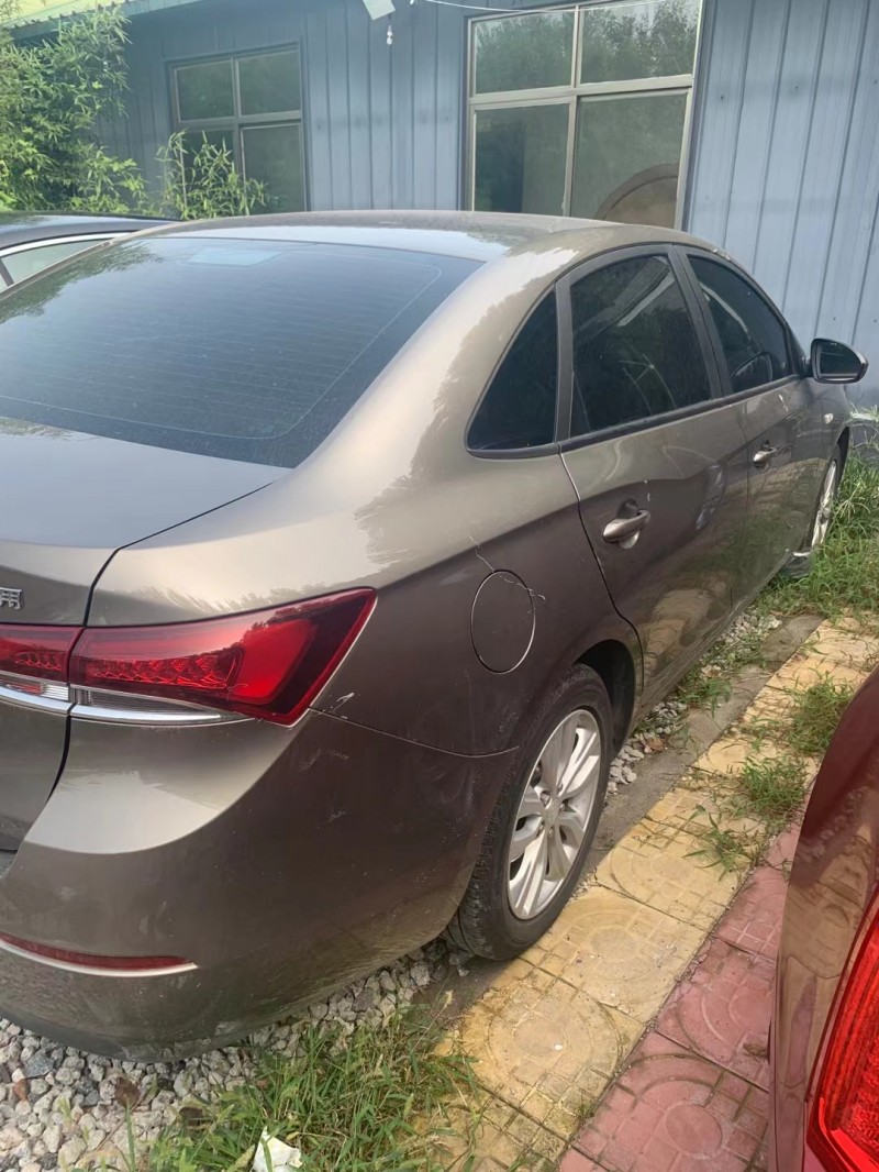 济宁20年别克英朗8