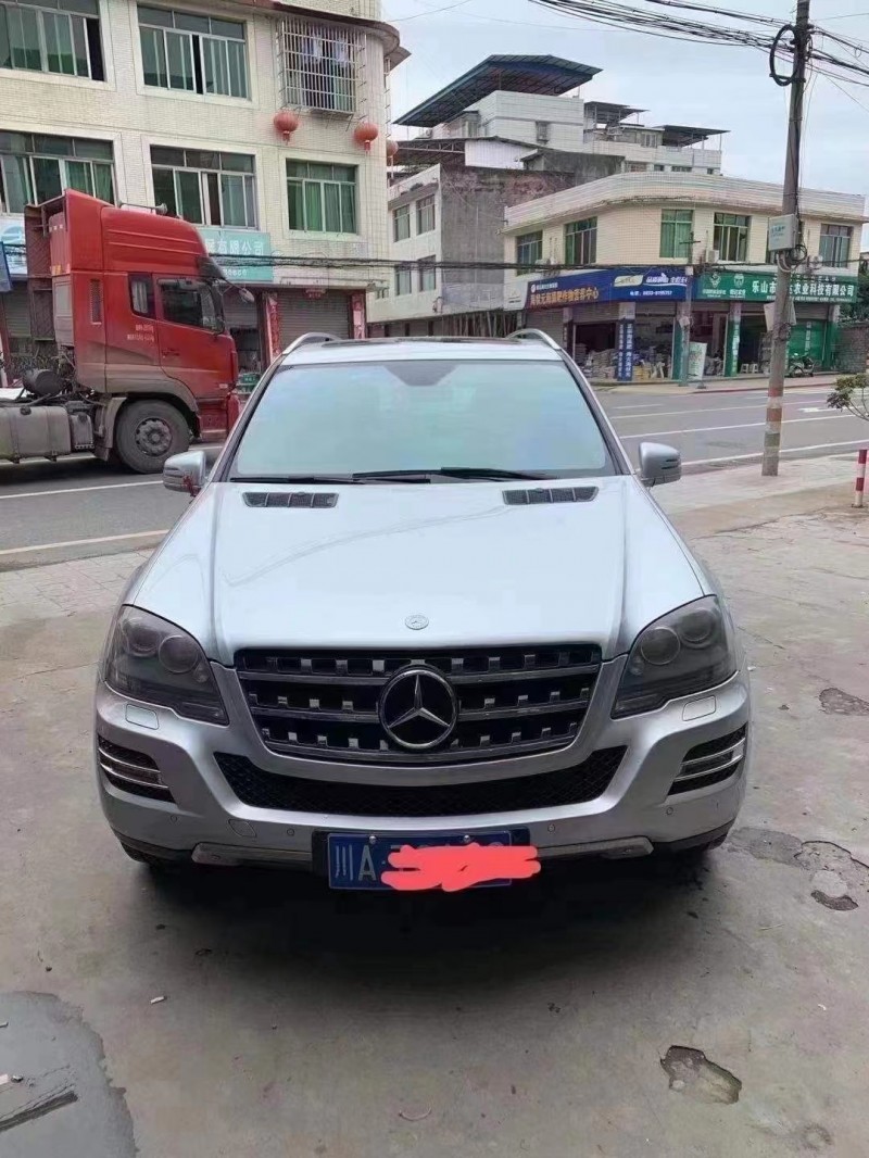 成都11年奔驰ML1